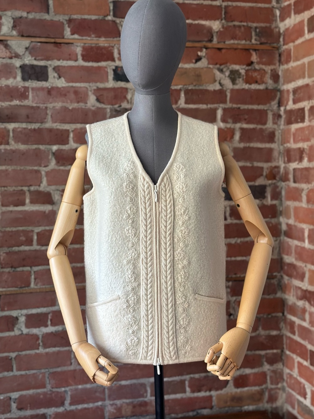 Vintage Ivory Wool Knit Vest Embroidered Cable Zip Front